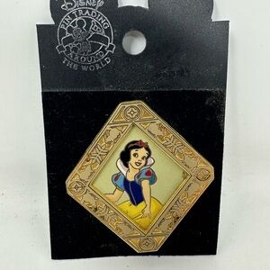 NEW Disney Princess Snow White 2004 Pin Trading Around the World D8